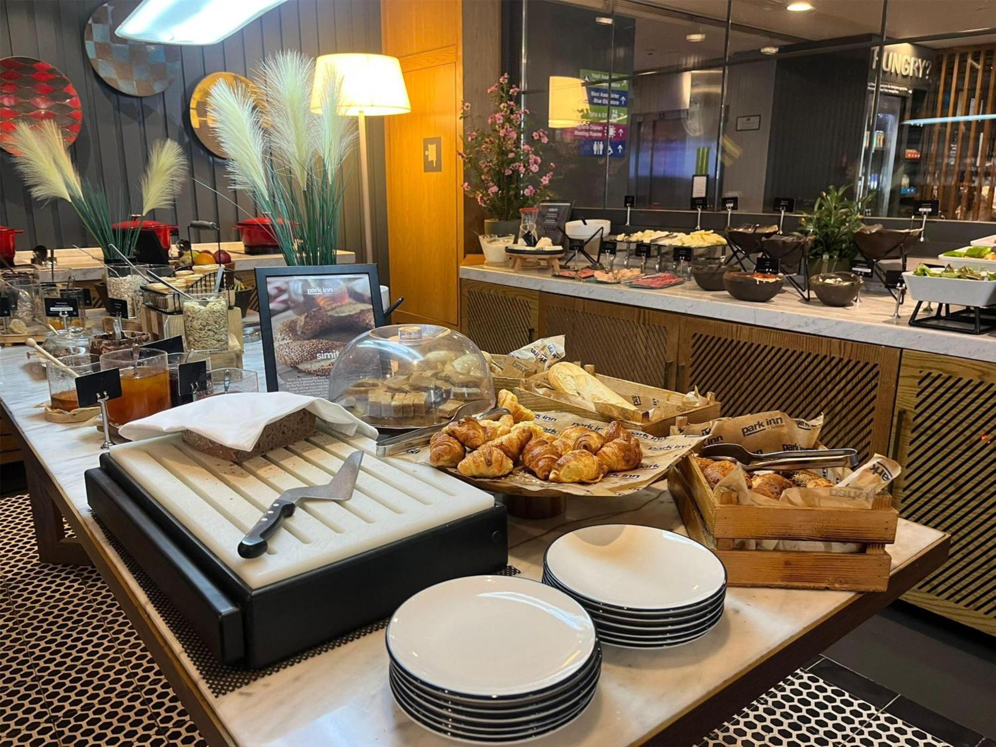 Park Inn By Radisson Istanbul Atasehir — Foto’s 1
